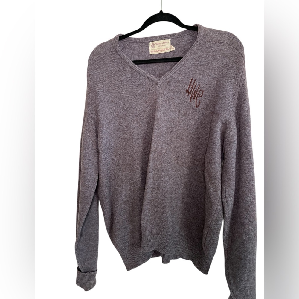 100% Wool Towne and King V-Neck Sweater in Gray